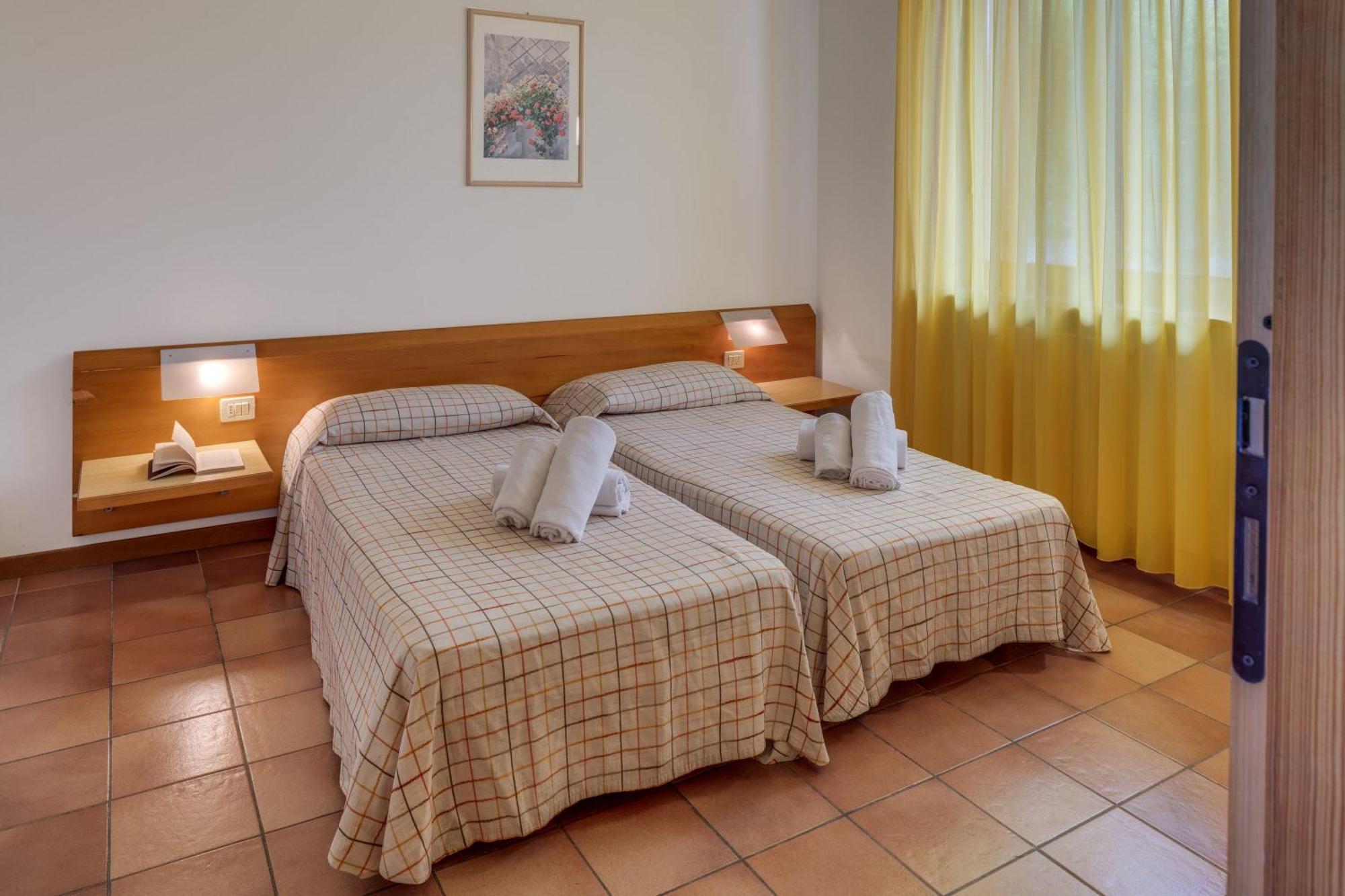 Appartamenti San Carlo Costermano sul Garda Exterior foto