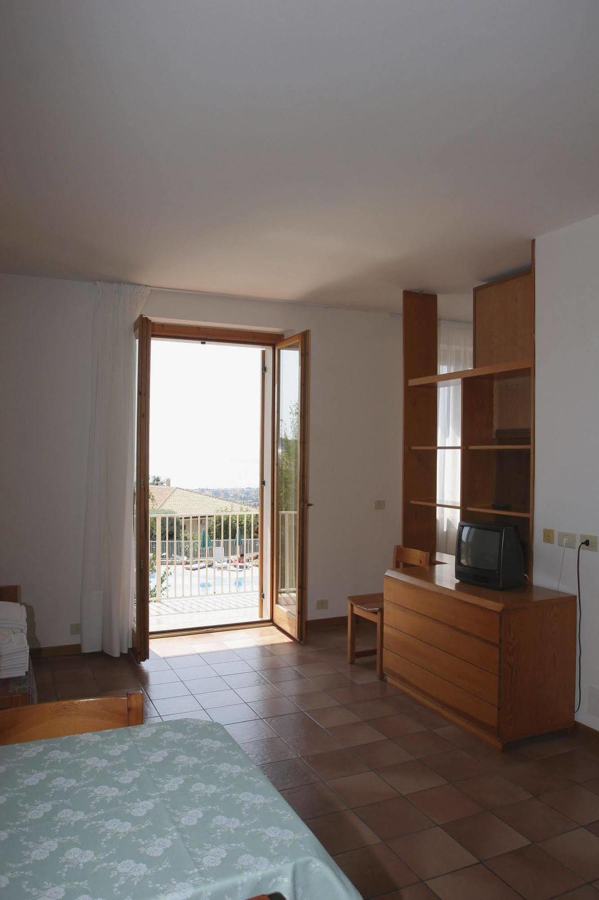 Appartamenti San Carlo Costermano sul Garda Exterior foto