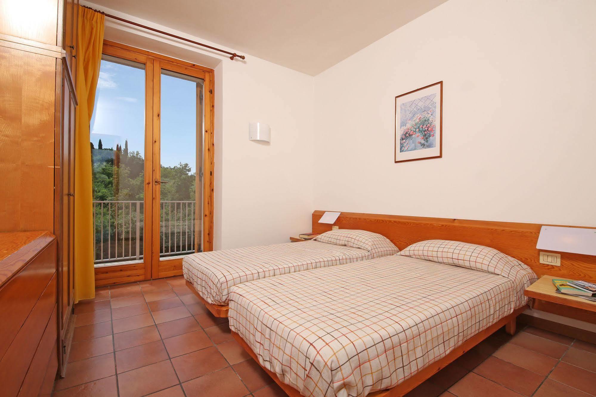 Appartamenti San Carlo Costermano sul Garda Exterior foto